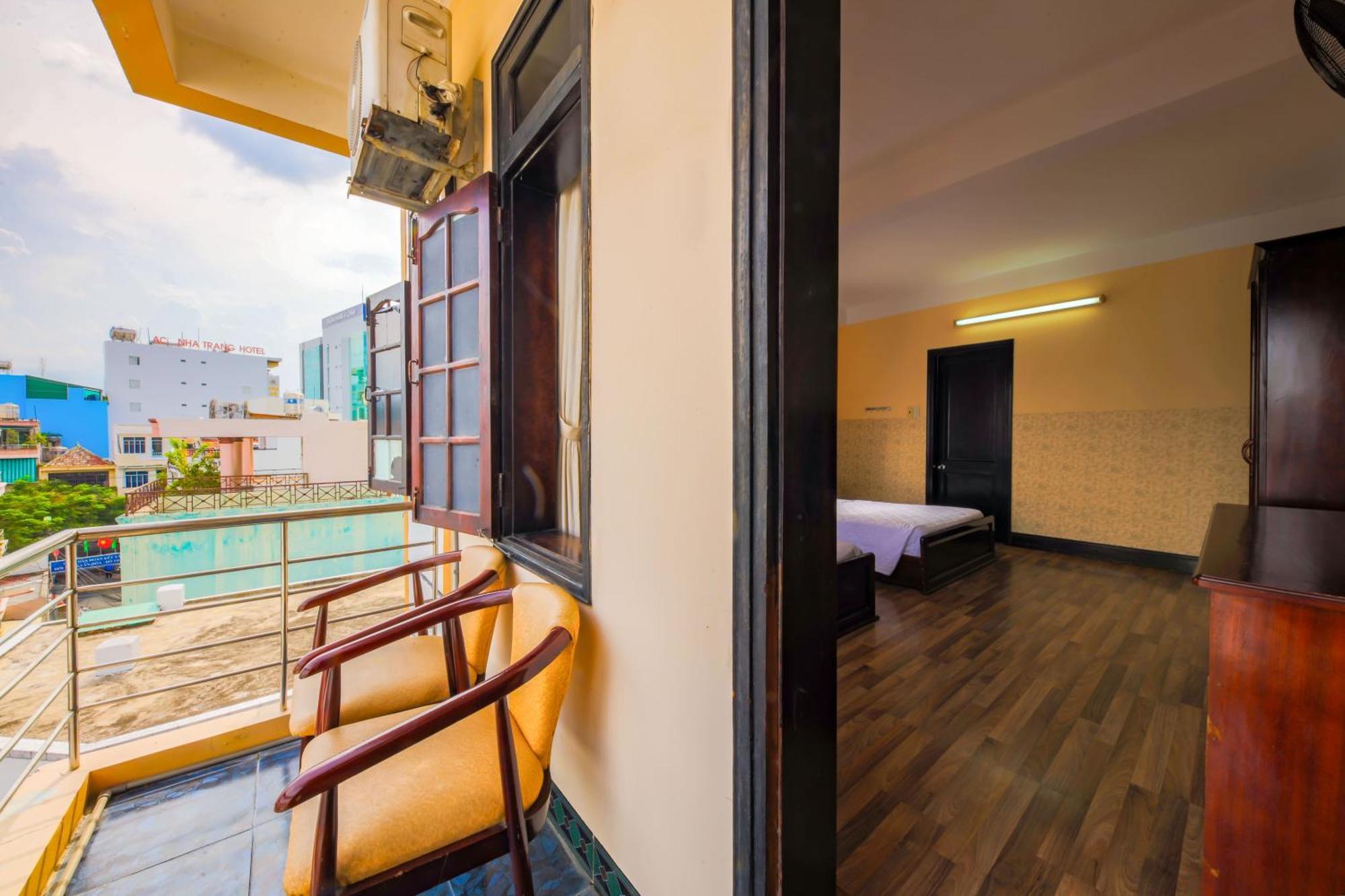 Ponys Hotel На Транг Екстериор снимка