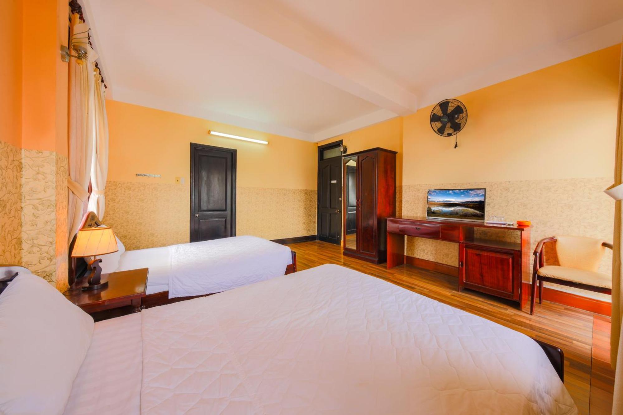 Ponys Hotel На Транг Екстериор снимка